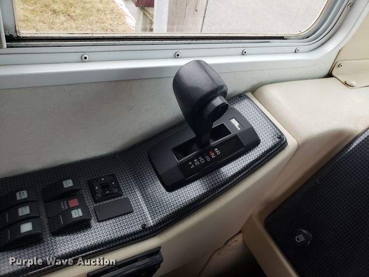 image for item EL9758 2002 Monaco Cayman RV