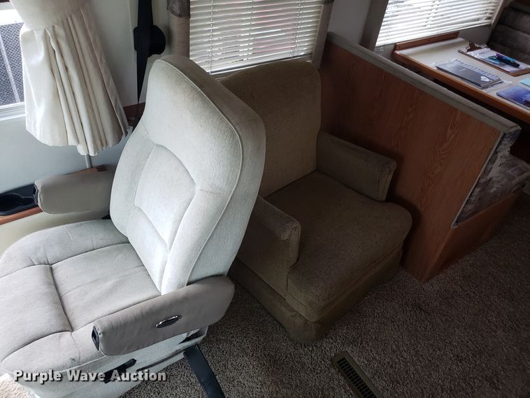 image for item EL9758 2002 Monaco Cayman RV