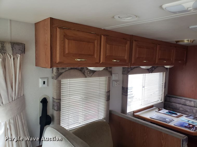 image for item EL9758 2002 Monaco Cayman RV