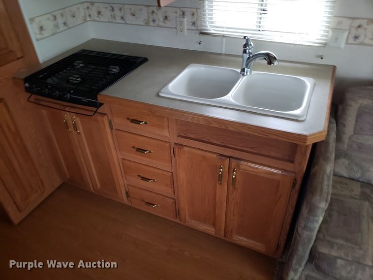 image for item EL9758 2002 Monaco Cayman RV