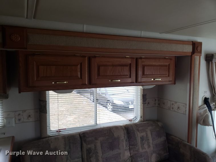 image for item EL9758 2002 Monaco Cayman RV