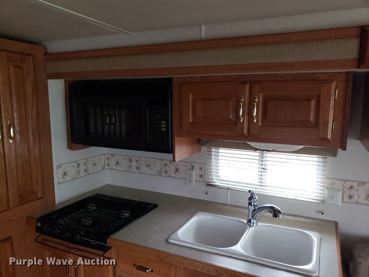 image for item EL9758 2002 Monaco Cayman RV