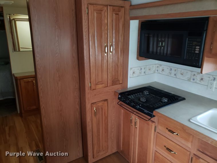 image for item EL9758 2002 Monaco Cayman RV