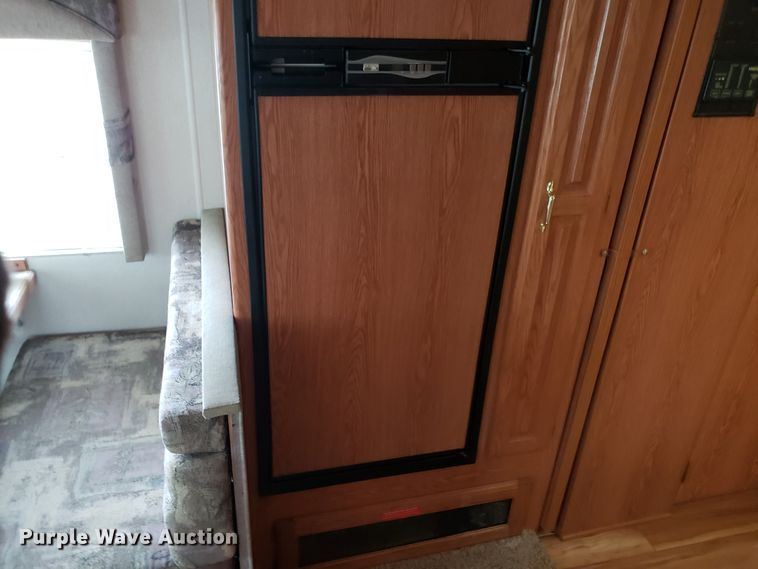 image for item EL9758 2002 Monaco Cayman RV