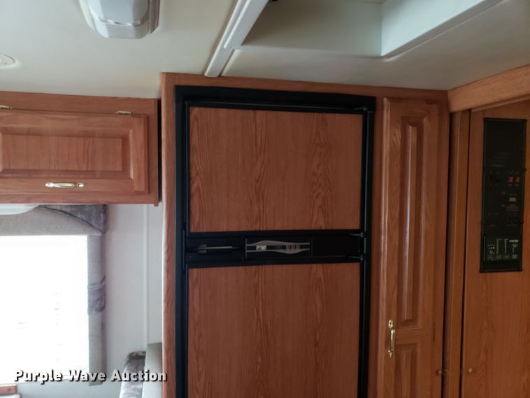 image for item EL9758 2002 Monaco Cayman RV