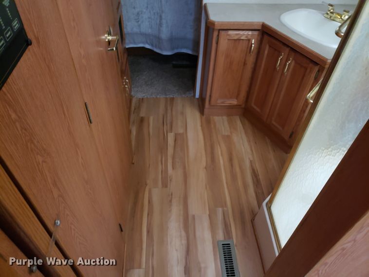 image for item EL9758 2002 Monaco Cayman RV