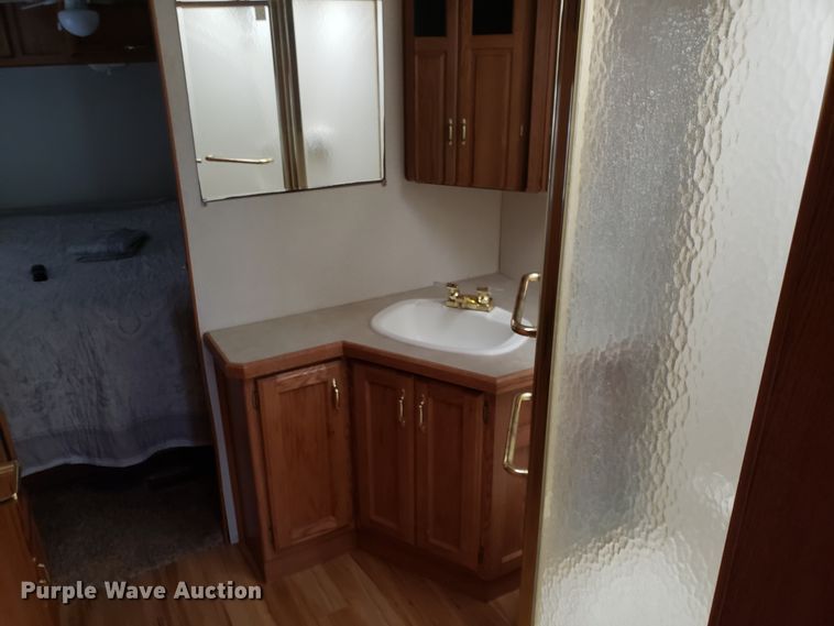 image for item EL9758 2002 Monaco Cayman RV