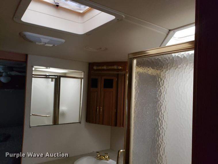 image for item EL9758 2002 Monaco Cayman RV