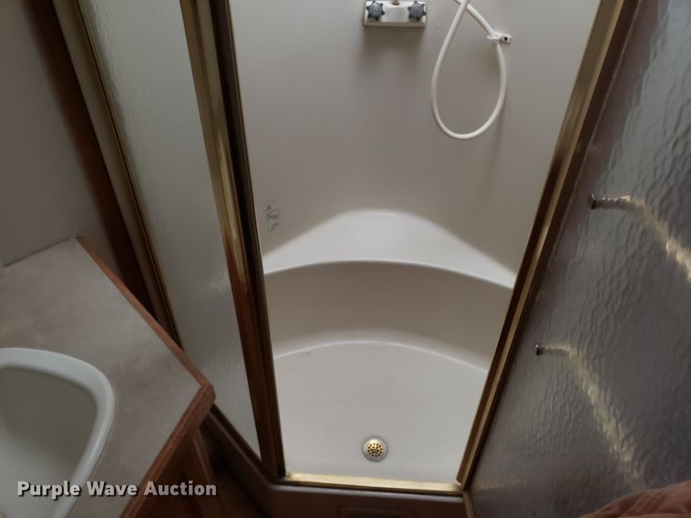 image for item EL9758 2002 Monaco Cayman RV