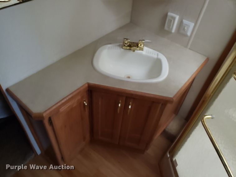 image for item EL9758 2002 Monaco Cayman RV