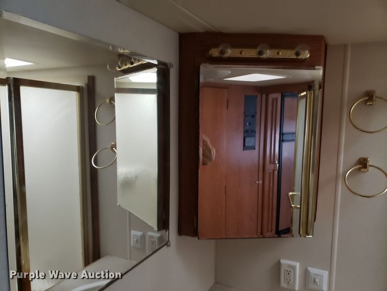 image for item EL9758 2002 Monaco Cayman RV