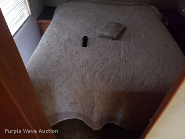 image for item EL9758 2002 Monaco Cayman RV