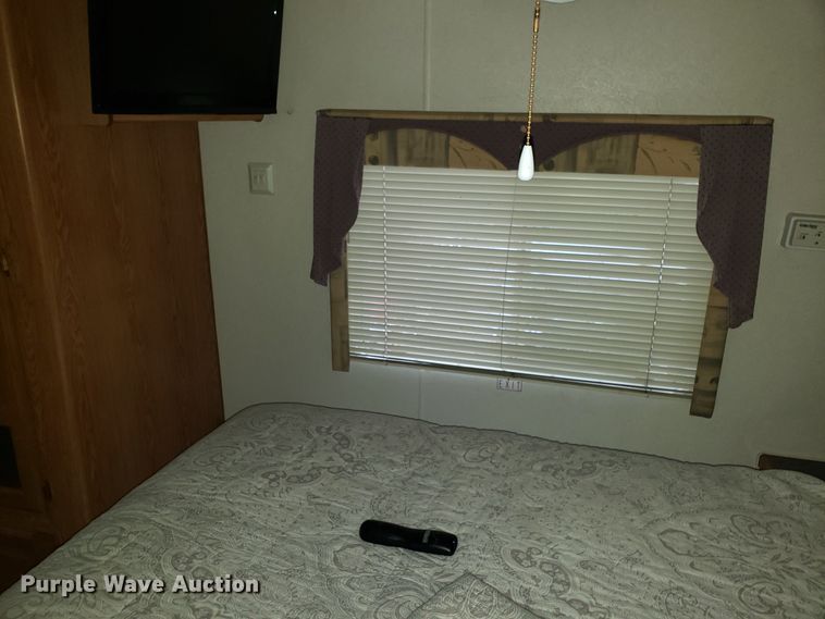 image for item EL9758 2002 Monaco Cayman RV