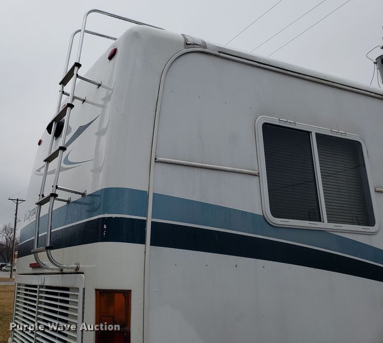 image for item EL9758 2002 Monaco Cayman RV