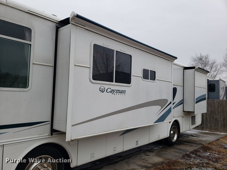 image for item EL9758 2002 Monaco Cayman RV