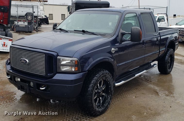 image for item EL9759 2005 Ford F350 Super Duty Harley Davidson Crew Cab pickup truck