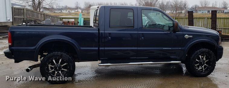 image for item EL9759 2005 Ford F350 Super Duty Harley Davidson Crew Cab pickup truck