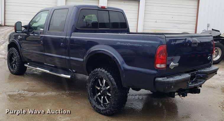 image for item EL9759 2005 Ford F350 Super Duty Harley Davidson Crew Cab pickup truck