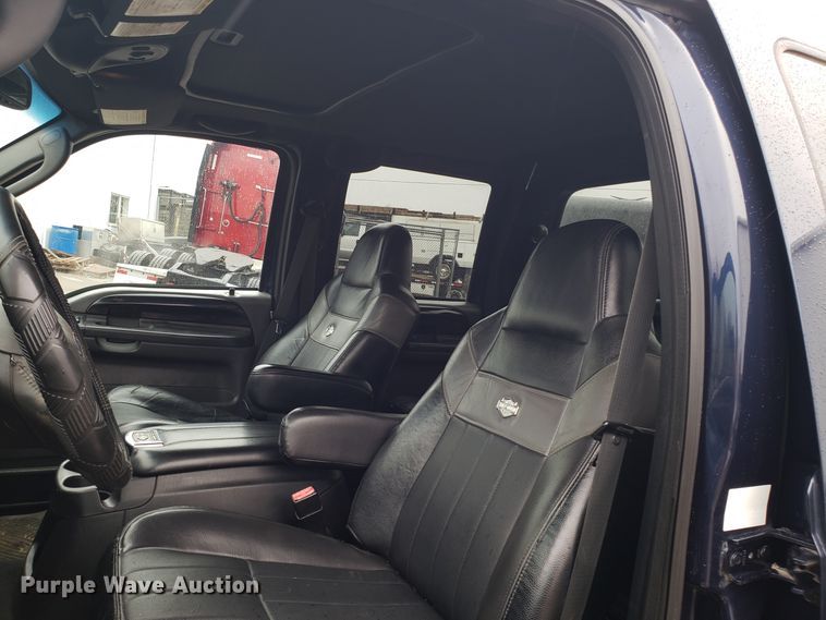 image for item EL9759 2005 Ford F350 Super Duty Harley Davidson Crew Cab pickup truck