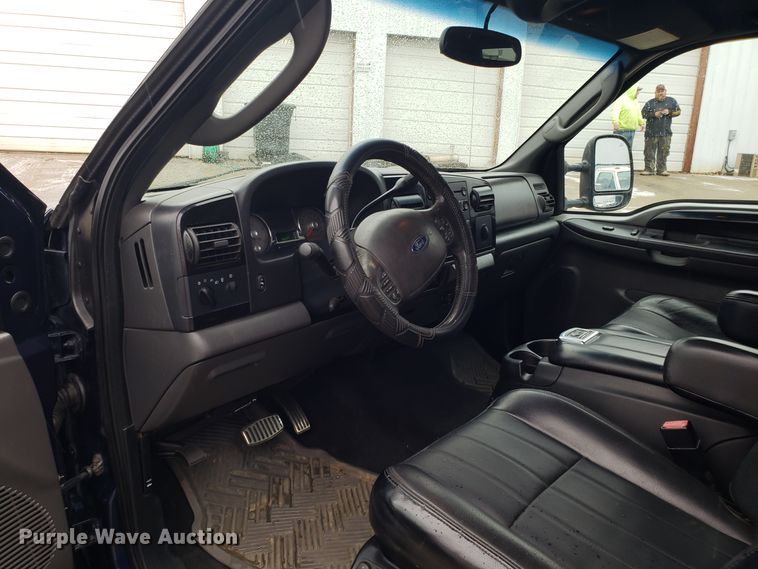 image for item EL9759 2005 Ford F350 Super Duty Harley Davidson Crew Cab pickup truck