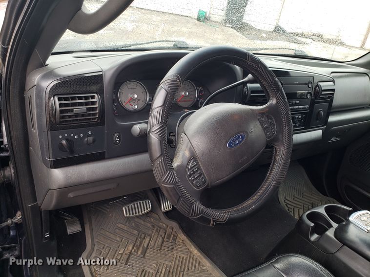 image for item EL9759 2005 Ford F350 Super Duty Harley Davidson Crew Cab pickup truck