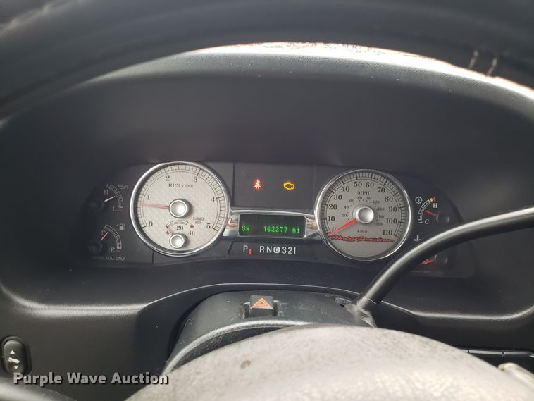 image for item EL9759 2005 Ford F350 Super Duty Harley Davidson Crew Cab pickup truck