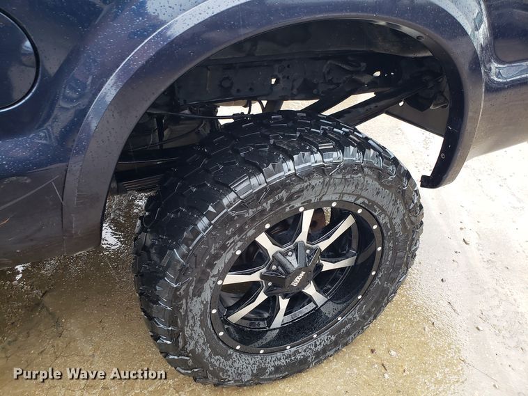 image for item EL9759 2005 Ford F350 Super Duty Harley Davidson Crew Cab pickup truck