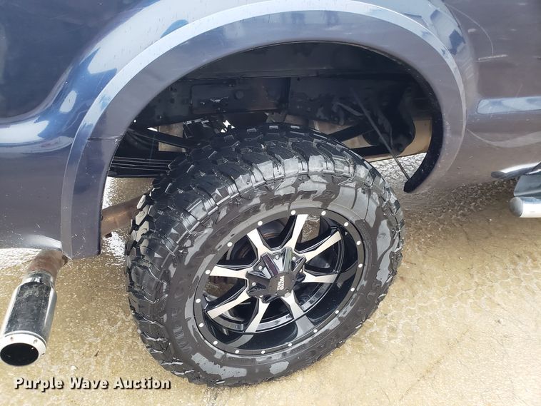 image for item EL9759 2005 Ford F350 Super Duty Harley Davidson Crew Cab pickup truck