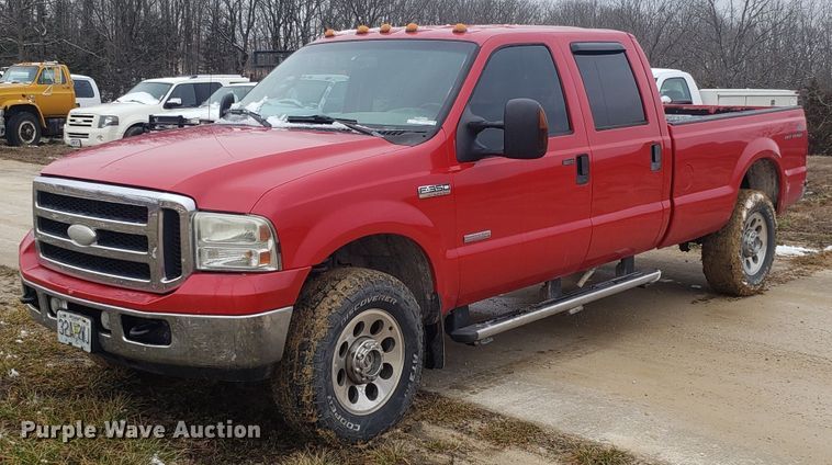 image for item EL9766 2006 Ford F350 Super Duty Crew Cab pickup truck
