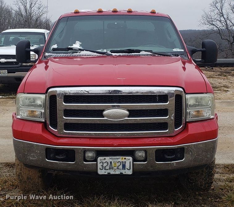 image for item EL9766 2006 Ford F350 Super Duty Crew Cab pickup truck