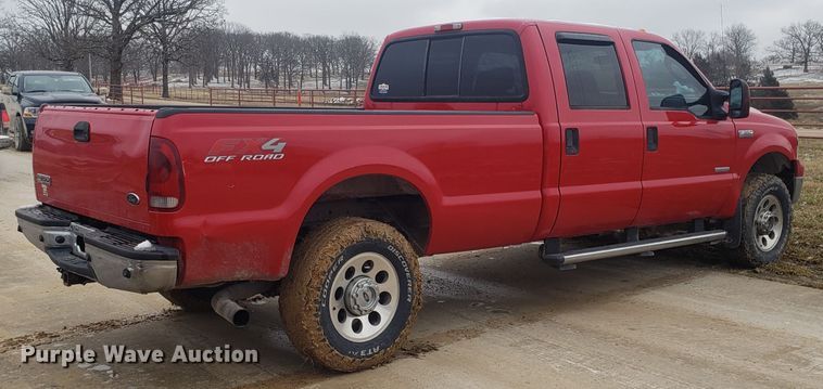 image for item EL9766 2006 Ford F350 Super Duty Crew Cab pickup truck