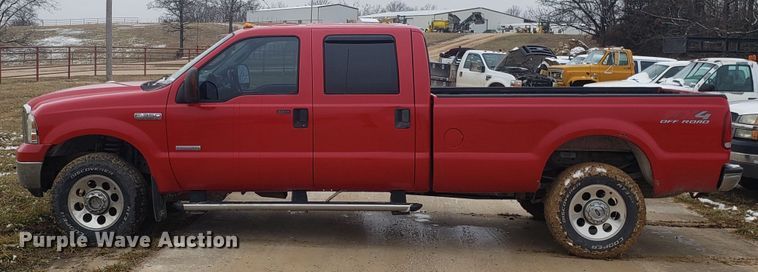 image for item EL9766 2006 Ford F350 Super Duty Crew Cab pickup truck
