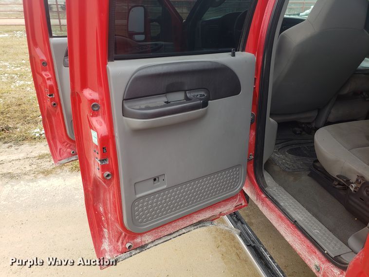 image for item EL9766 2006 Ford F350 Super Duty Crew Cab pickup truck