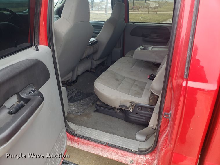 image for item EL9766 2006 Ford F350 Super Duty Crew Cab pickup truck