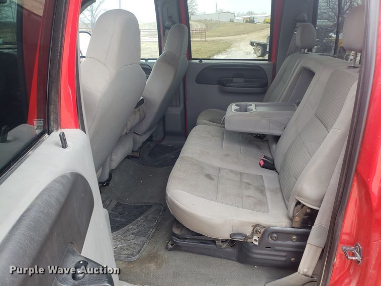 image for item EL9766 2006 Ford F350 Super Duty Crew Cab pickup truck