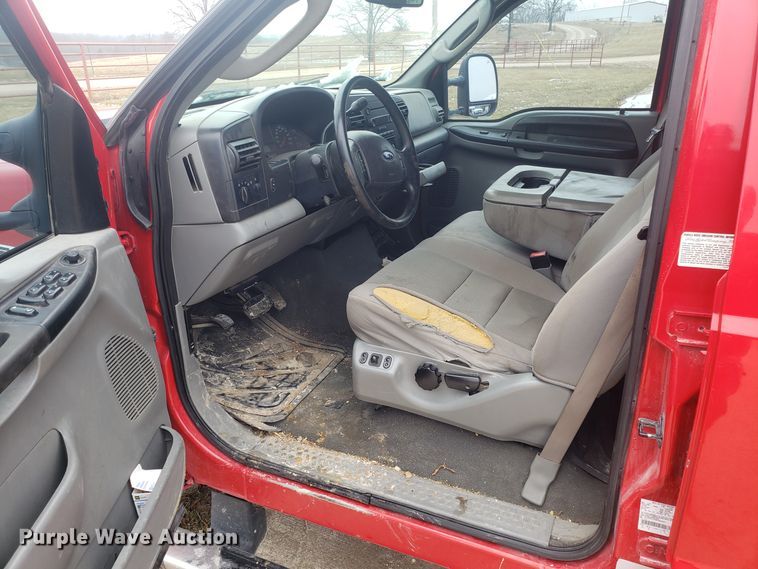 image for item EL9766 2006 Ford F350 Super Duty Crew Cab pickup truck