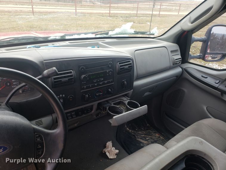 image for item EL9766 2006 Ford F350 Super Duty Crew Cab pickup truck