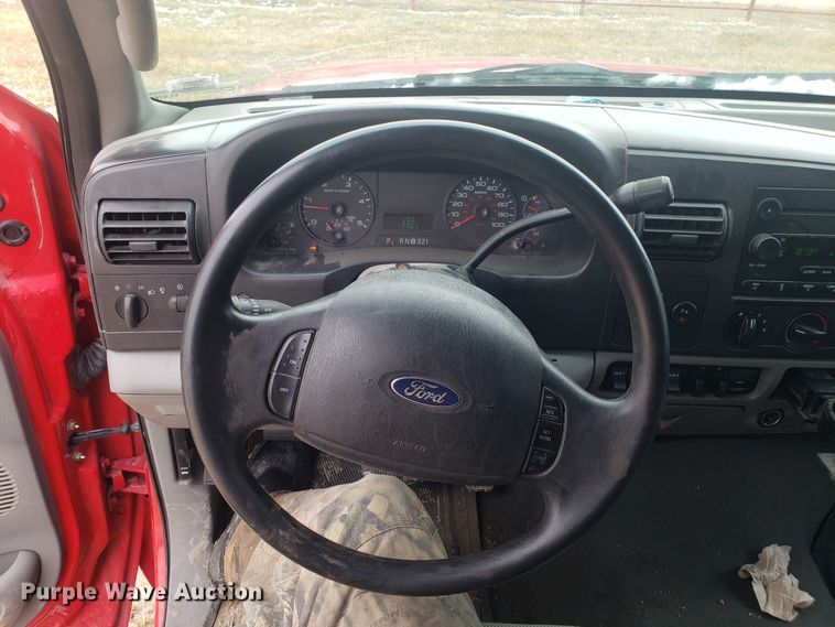 image for item EL9766 2006 Ford F350 Super Duty Crew Cab pickup truck