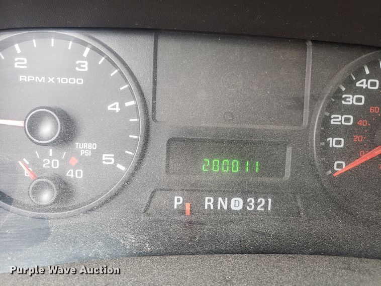 image for item EL9766 2006 Ford F350 Super Duty Crew Cab pickup truck