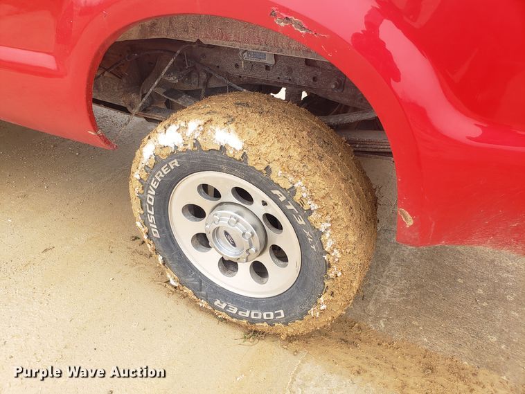 image for item EL9766 2006 Ford F350 Super Duty Crew Cab pickup truck