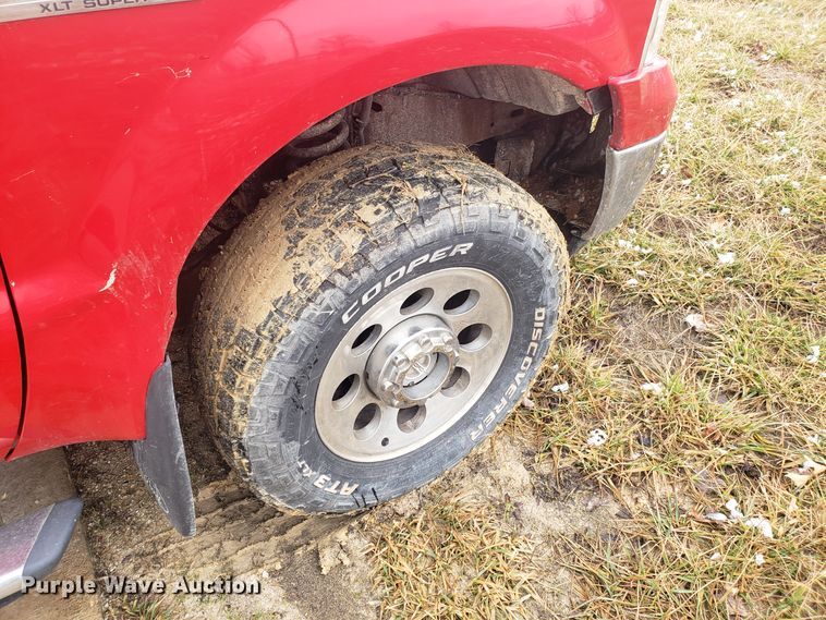 image for item EL9766 2006 Ford F350 Super Duty Crew Cab pickup truck