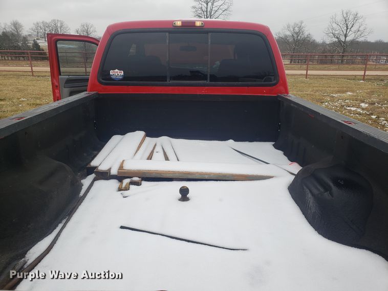 image for item EL9766 2006 Ford F350 Super Duty Crew Cab pickup truck