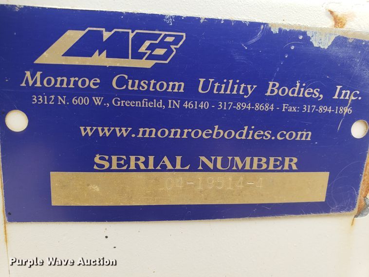 image for item EL9767 2004 Chevrolet Silverado 2500 utility bed pickup truck