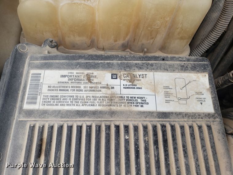 image for item EL9767 2004 Chevrolet Silverado 2500 utility bed pickup truck