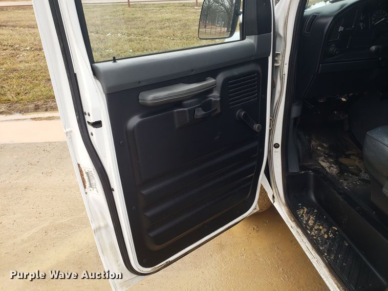 image for item EL9772 1995 Ford Club Wagon van