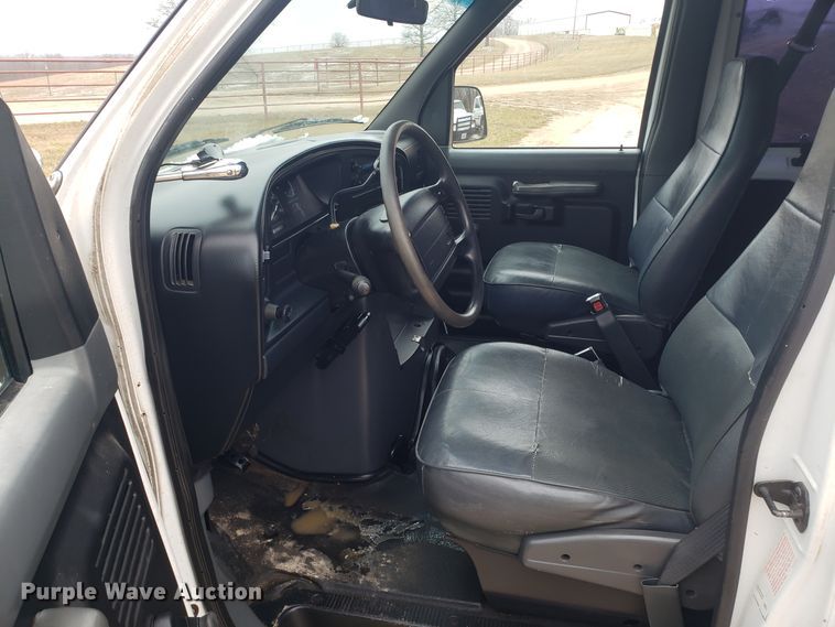 image for item EL9772 1995 Ford Club Wagon van