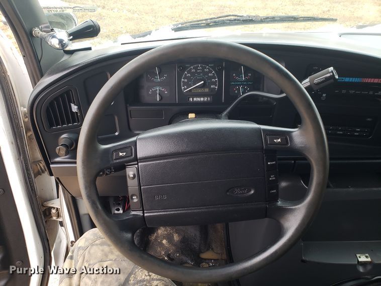 image for item EL9772 1995 Ford Club Wagon van