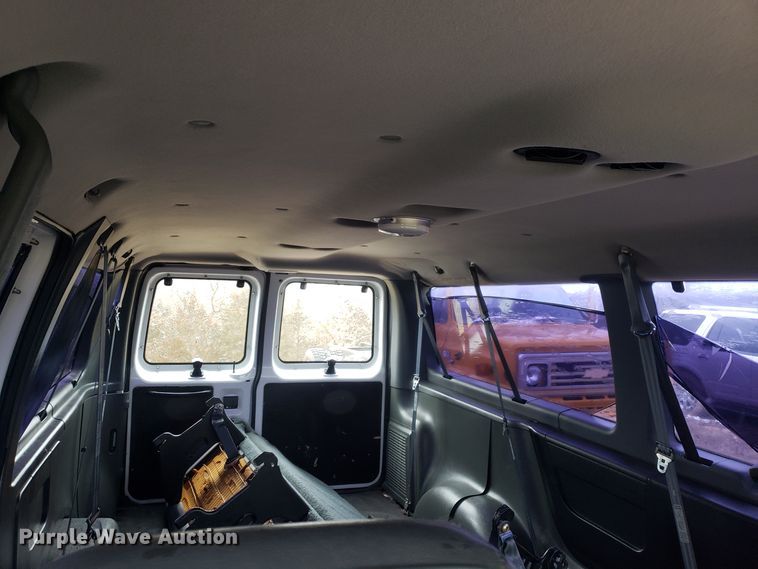 image for item EL9772 1995 Ford Club Wagon van