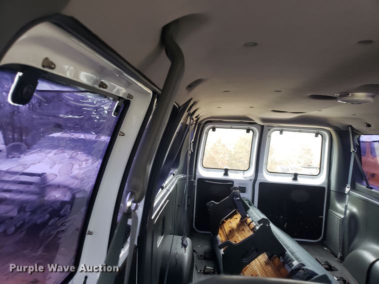 image for item EL9772 1995 Ford Club Wagon van