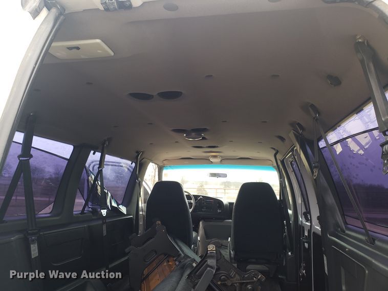 image for item EL9772 1995 Ford Club Wagon van